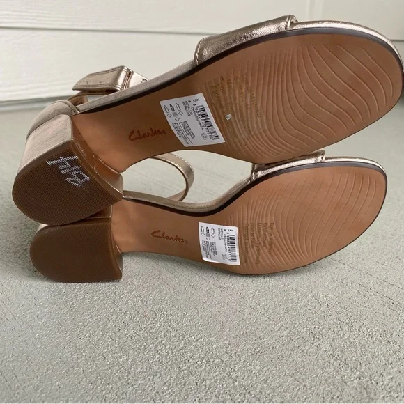 NEW Clarks Women's Caroleigh Anya Rose Gold Metallic Ankle Sandals Size 6.5 - Picture 8 of 12